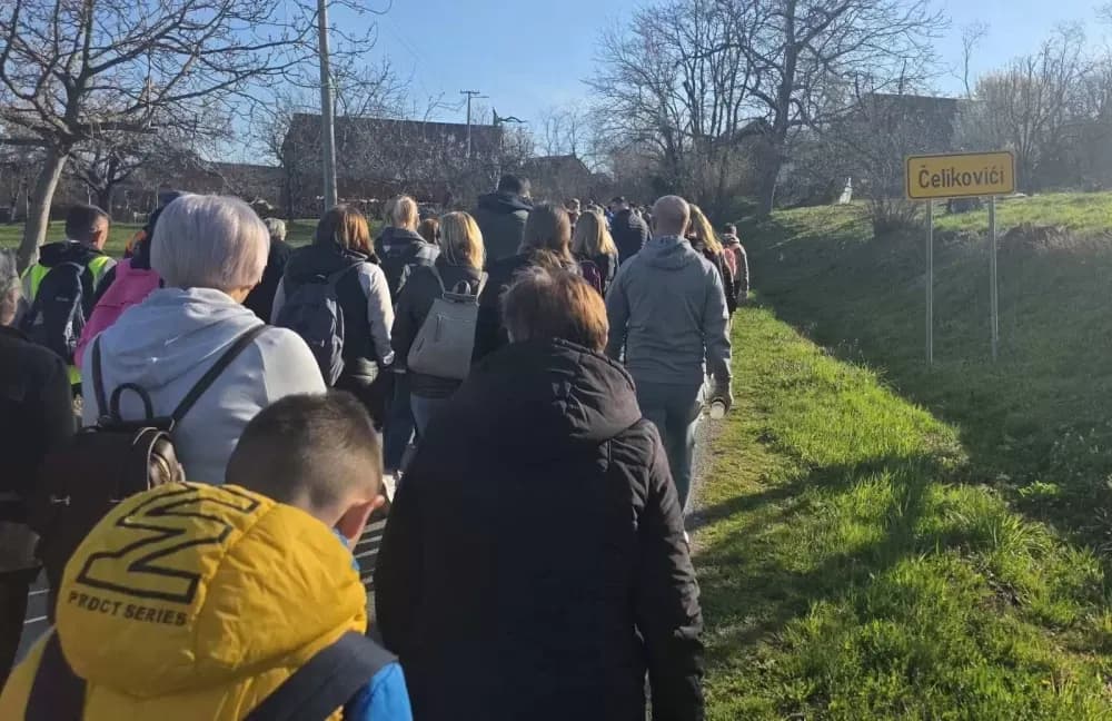 Odvoračka sela u zajedništvu i molitvi: Održan prvi Odvorački planinarski križni put