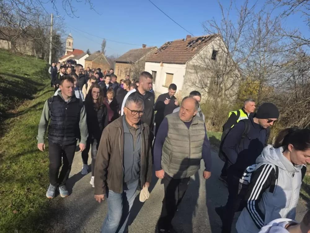 Odvoračka sela u zajedništvu i molitvi: Održan prvi Odvorački planinarski križni put