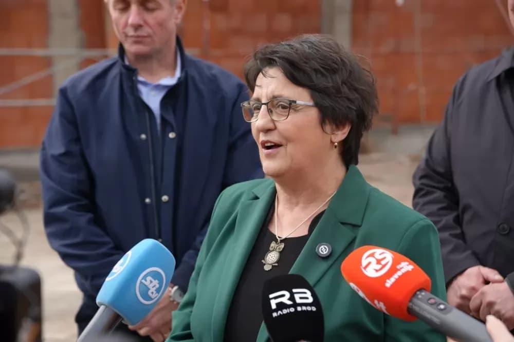 Župan Danijel Marušić na terenu u Sikirevcima: Dvorana napreduje brže od očekivanog