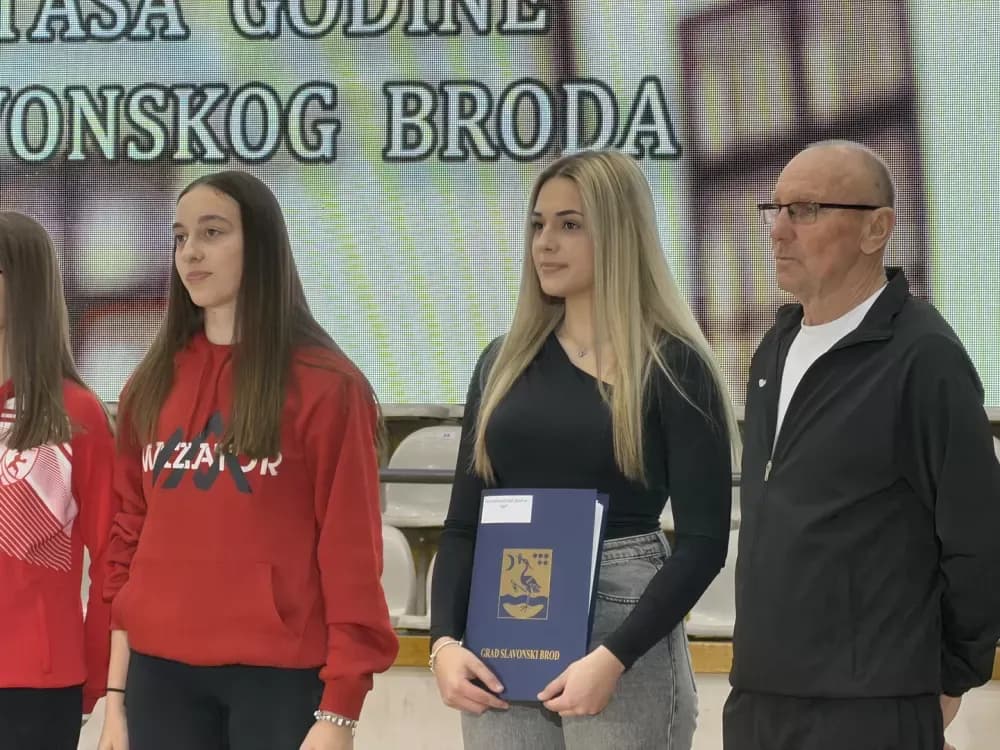 Slavonski Brod nagradio najbolje sportaše 2025.: Veočić i Tot na vrhu