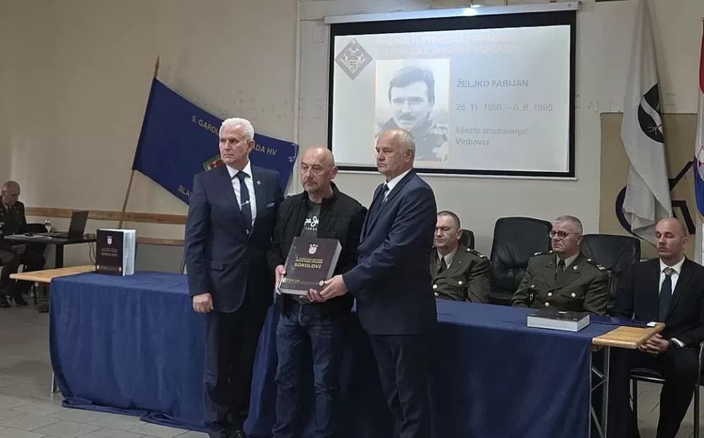 “Sokolovi” dobili svoju monografiju: Priča o hrabrosti, žrtvi i pobjedi predstavljena u Slavonskom Brodu