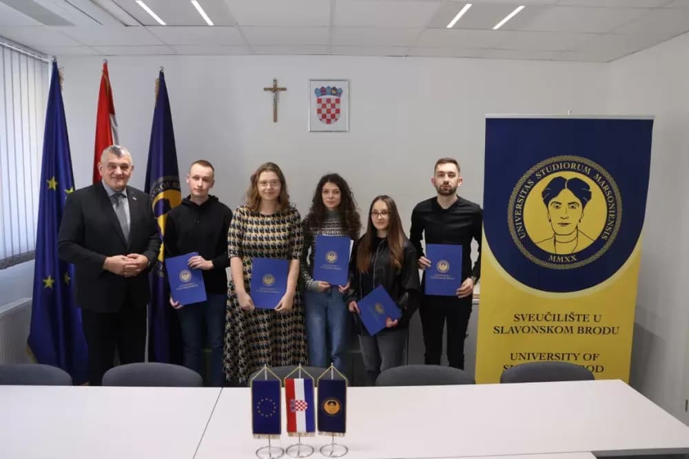 Sveučilište u Slavonskom Brodu uz svoje studente: Stipendije koje olakšavaju obiteljski i studentski život ali i liječenje