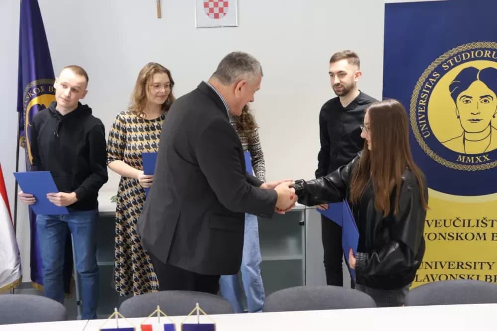 Sveučilište u Slavonskom Brodu uz svoje studente: Stipendije koje olakšavaju obiteljski i studentski život ali i liječenje