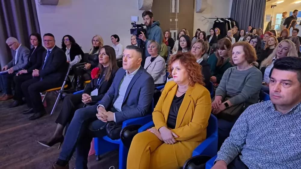 „Mreža žena – mreža uspjeha“ okupila obrtnice u Slavonskom Brodu