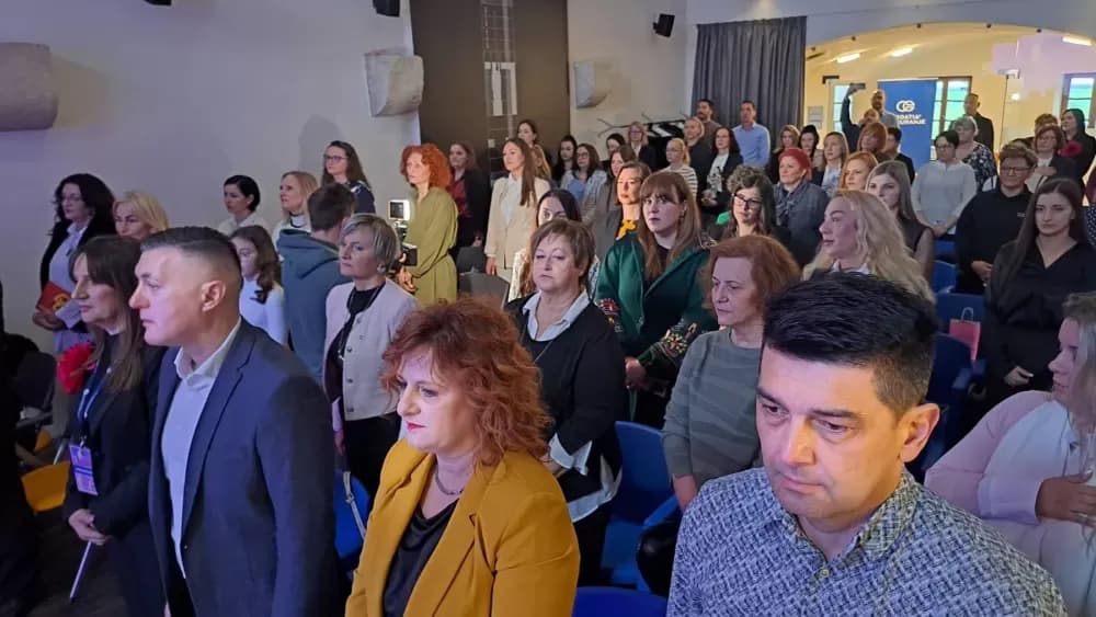 „Mreža žena – mreža uspjeha“ okupila obrtnice u Slavonskom Brodu
