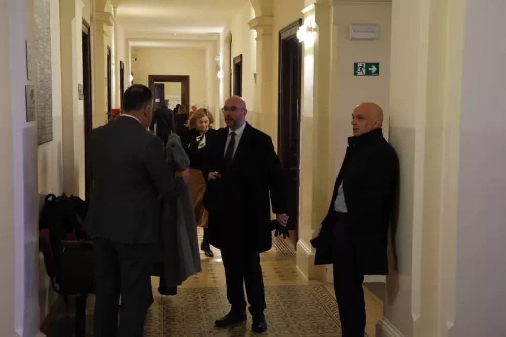 Bivši sudac Županijskog suda u Sl. Brodu Predrag Dragičević na optuženičkoj klupi - rasprava odgođena zbog spornog člana vijeća