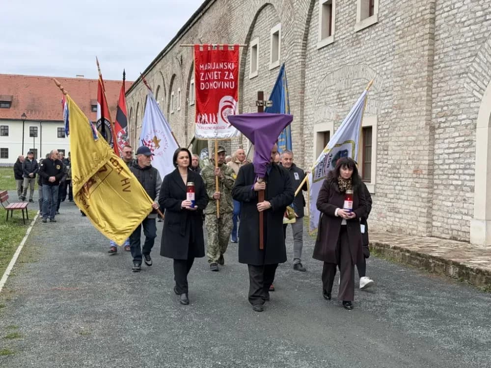 Križni put u Slavonskom Brodu: Branitelji, obitelji i građani u zajedničkoj molitvi