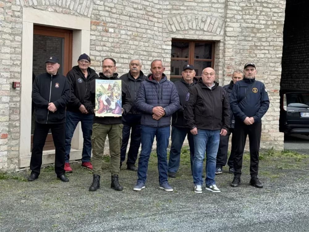 Križni put u Slavonskom Brodu: Branitelji, obitelji i građani u zajedničkoj molitvi