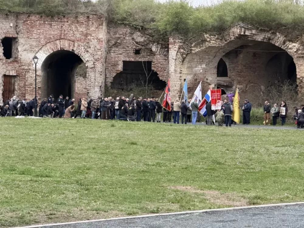 Križni put u Slavonskom Brodu: Branitelji, obitelji i građani u zajedničkoj molitvi