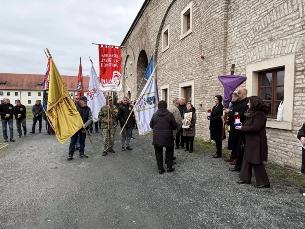Križni put u Slavonskom Brodu: Branitelji, obitelji i građani u zajedničkoj molitvi