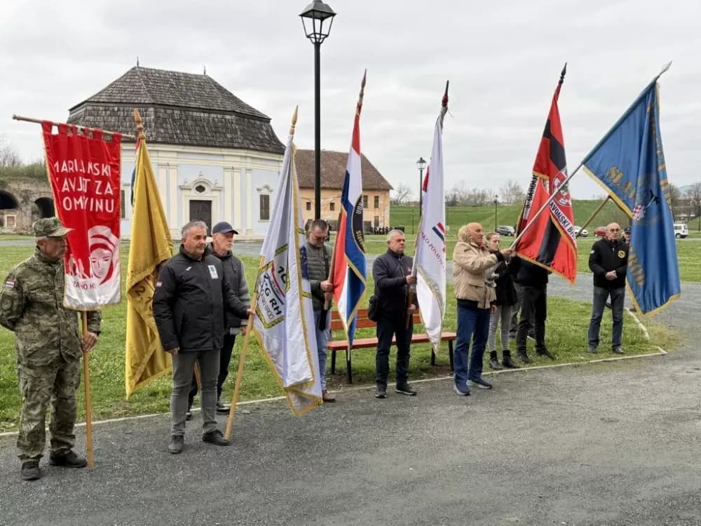 Križni put u Slavonskom Brodu: Branitelji, obitelji i građani u zajedničkoj molitvi