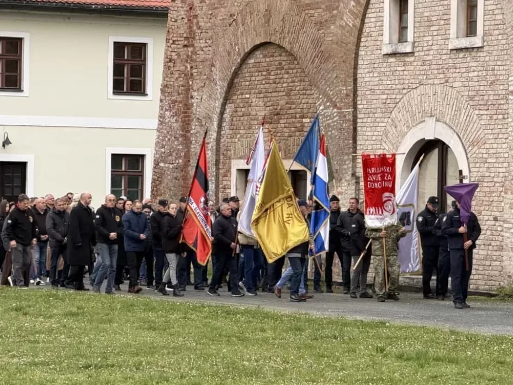 Križni put u Slavonskom Brodu: Branitelji, obitelji i građani u zajedničkoj molitvi