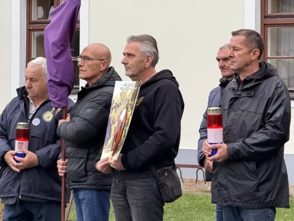 Križni put u Slavonskom Brodu: Branitelji, obitelji i građani u zajedničkoj molitvi