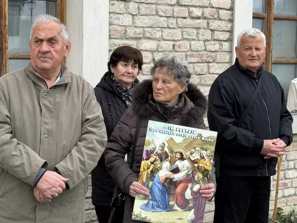 Križni put u Slavonskom Brodu: Branitelji, obitelji i građani u zajedničkoj molitvi