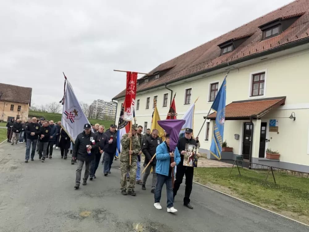 Križni put u Slavonskom Brodu: Branitelji, obitelji i građani u zajedničkoj molitvi