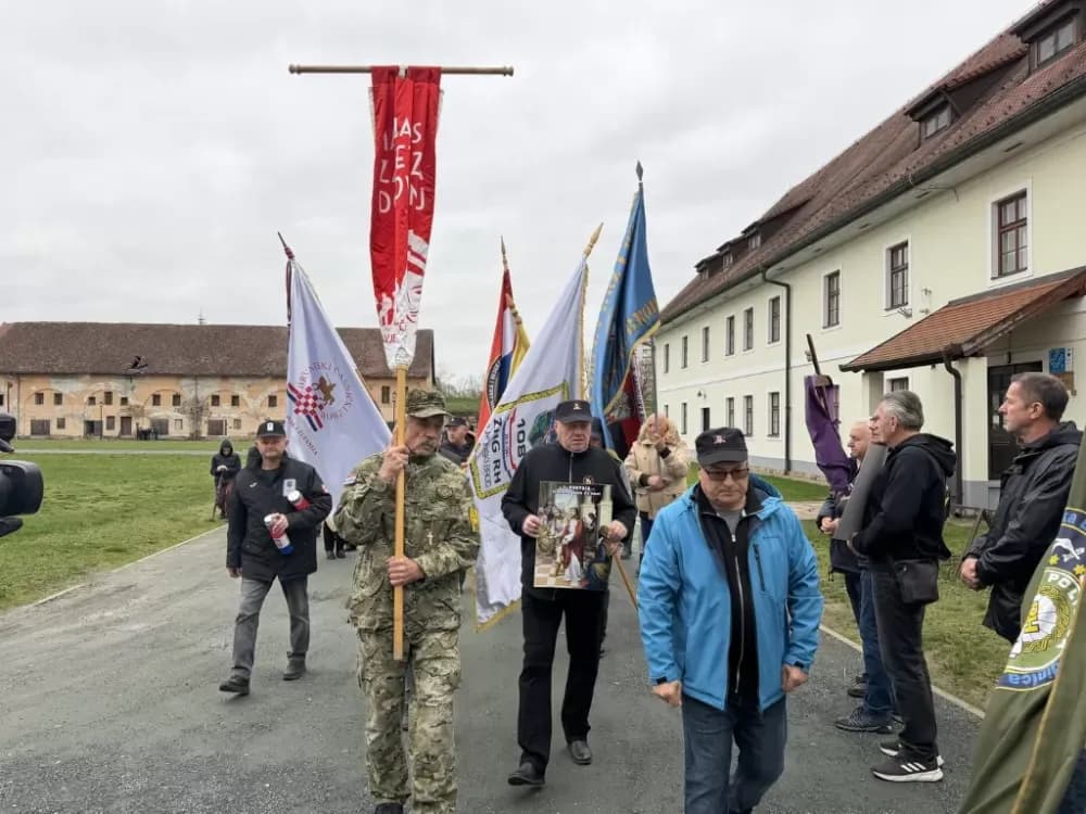 Križni put u Slavonskom Brodu: Branitelji, obitelji i građani u zajedničkoj molitvi