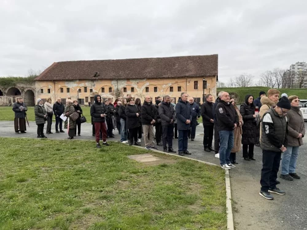 Križni put u Slavonskom Brodu: Branitelji, obitelji i građani u zajedničkoj molitvi