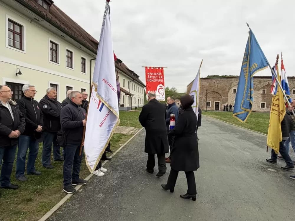 Križni put u Slavonskom Brodu: Branitelji, obitelji i građani u zajedničkoj molitvi