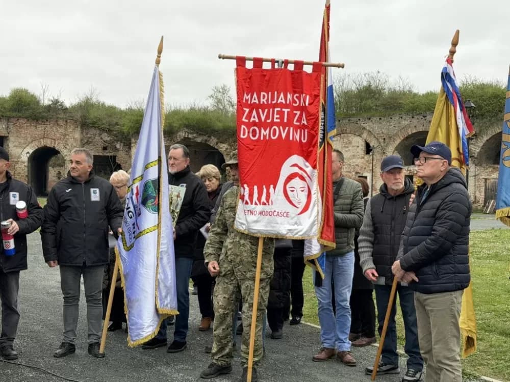 Križni put u Slavonskom Brodu: Branitelji, obitelji i građani u zajedničkoj molitvi