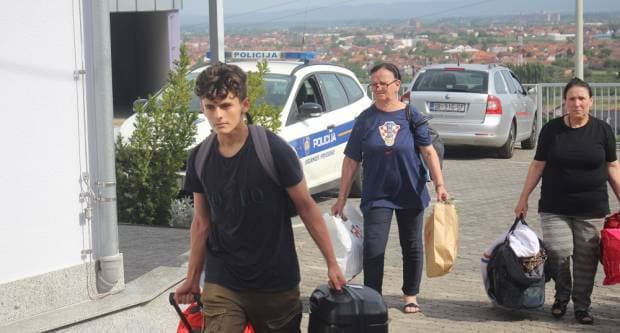 Križni put na požeškoj Kalvariji okupio brojne vjernike na Veliki petak