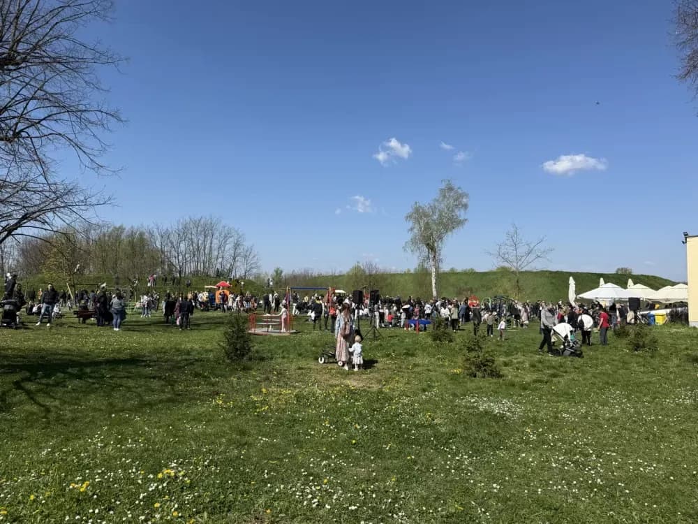 Najmlađi uživali u uskrsnom druženju u Tvrđavi Brod