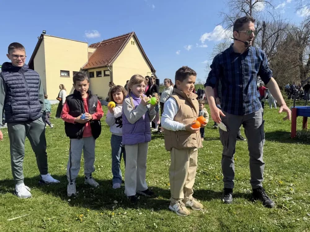 Najmlađi uživali u uskrsnom druženju u Tvrđavi Brod