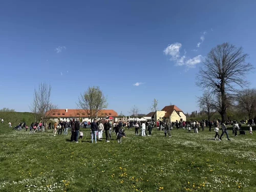 Najmlađi uživali u uskrsnom druženju u Tvrđavi Brod