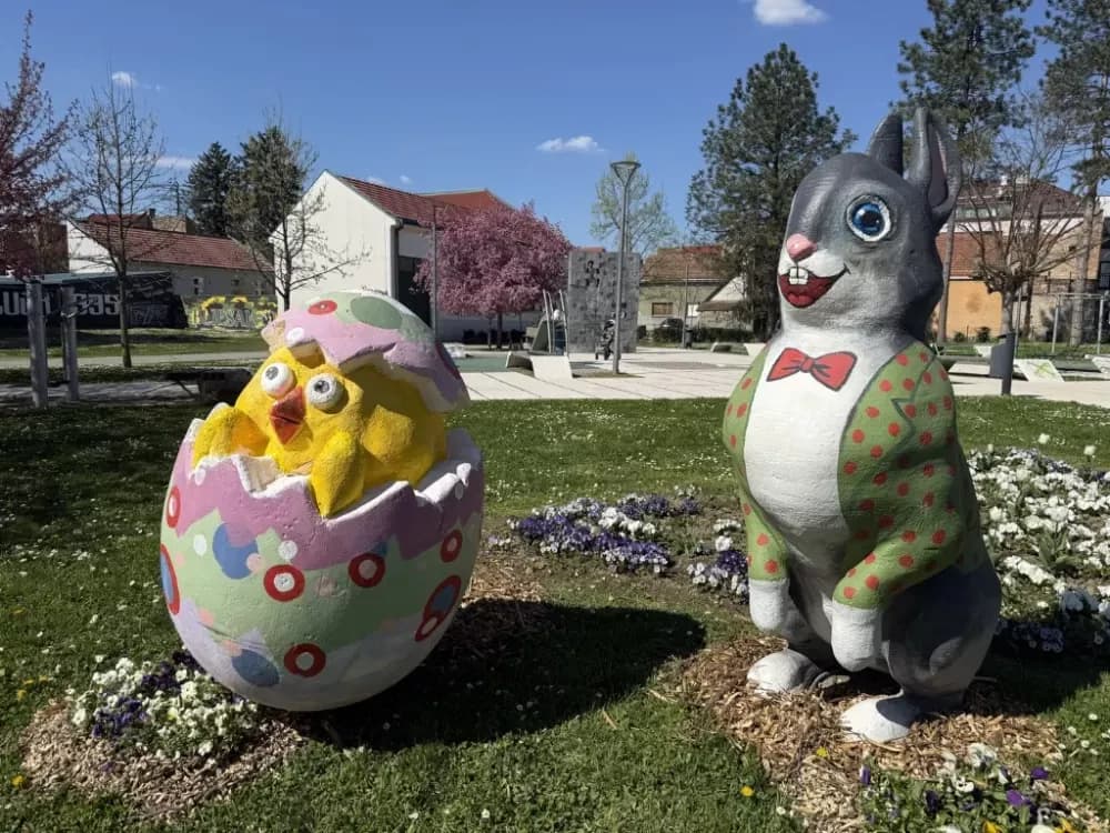 Uskrsna idila na ulicama Slaovonskog Broda: Šarene pisanice i veseli ukrasi za sve posjetitelje