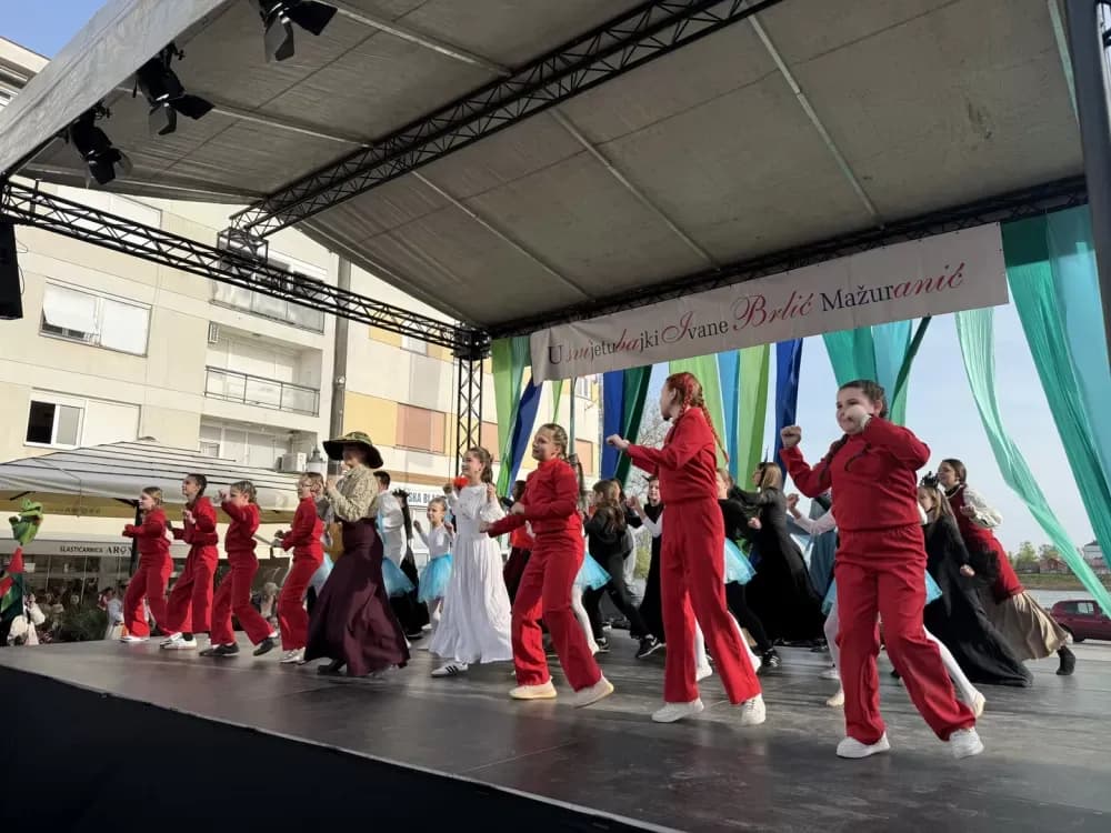 Smjena vlasti u Slavonskom Brodu, ključeve grada preuzeli najmlađi
