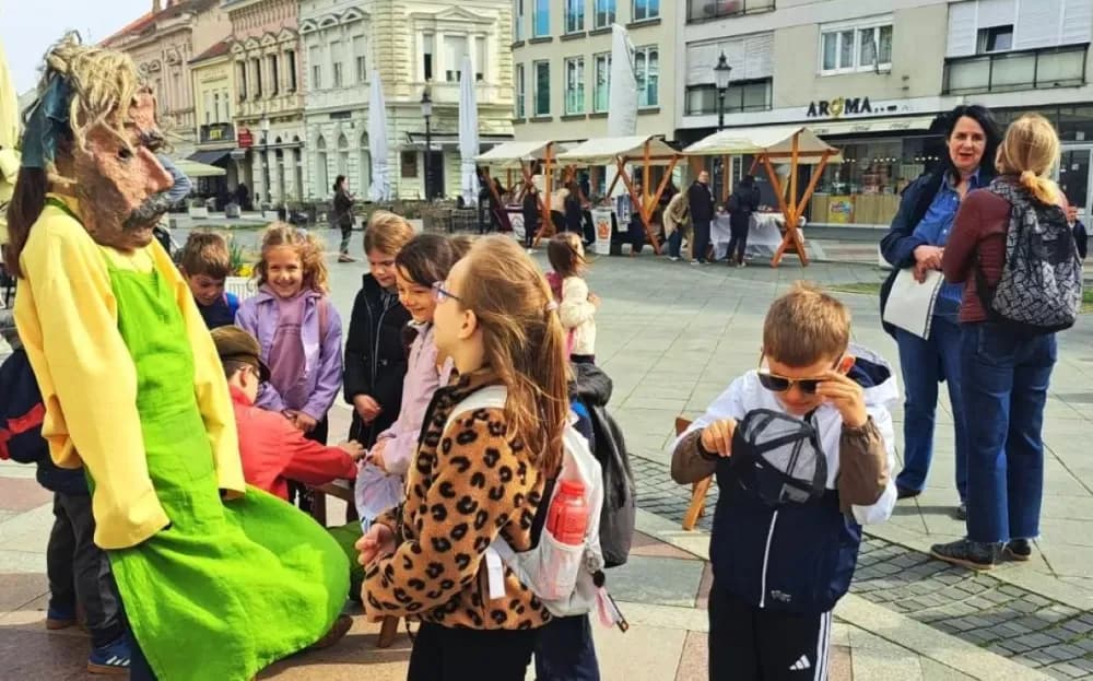 U Svijet bajki stigli su brojni mališani iz cijele Hrvatske, među njima i prvašići iz Požege