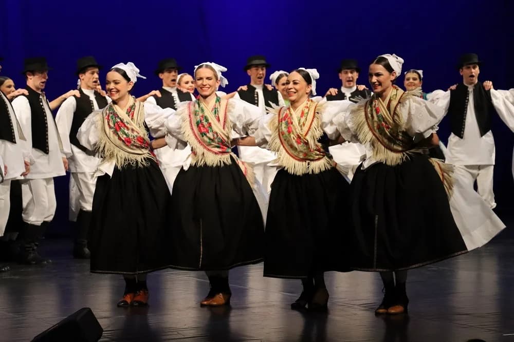 LADO oduševio u rasprodanoj Kazališno-koncertnoj dvorani Ivana Brlić-Mažuranić