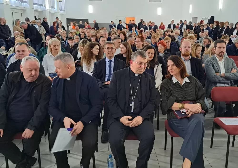 Velika priča iz malog mjesta: 850 godina svetišta u jednoj knjizi