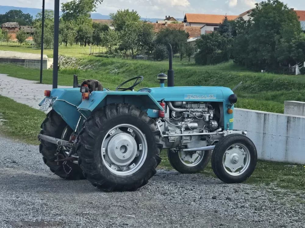 Brodska županija po broju traktora u sredini liste