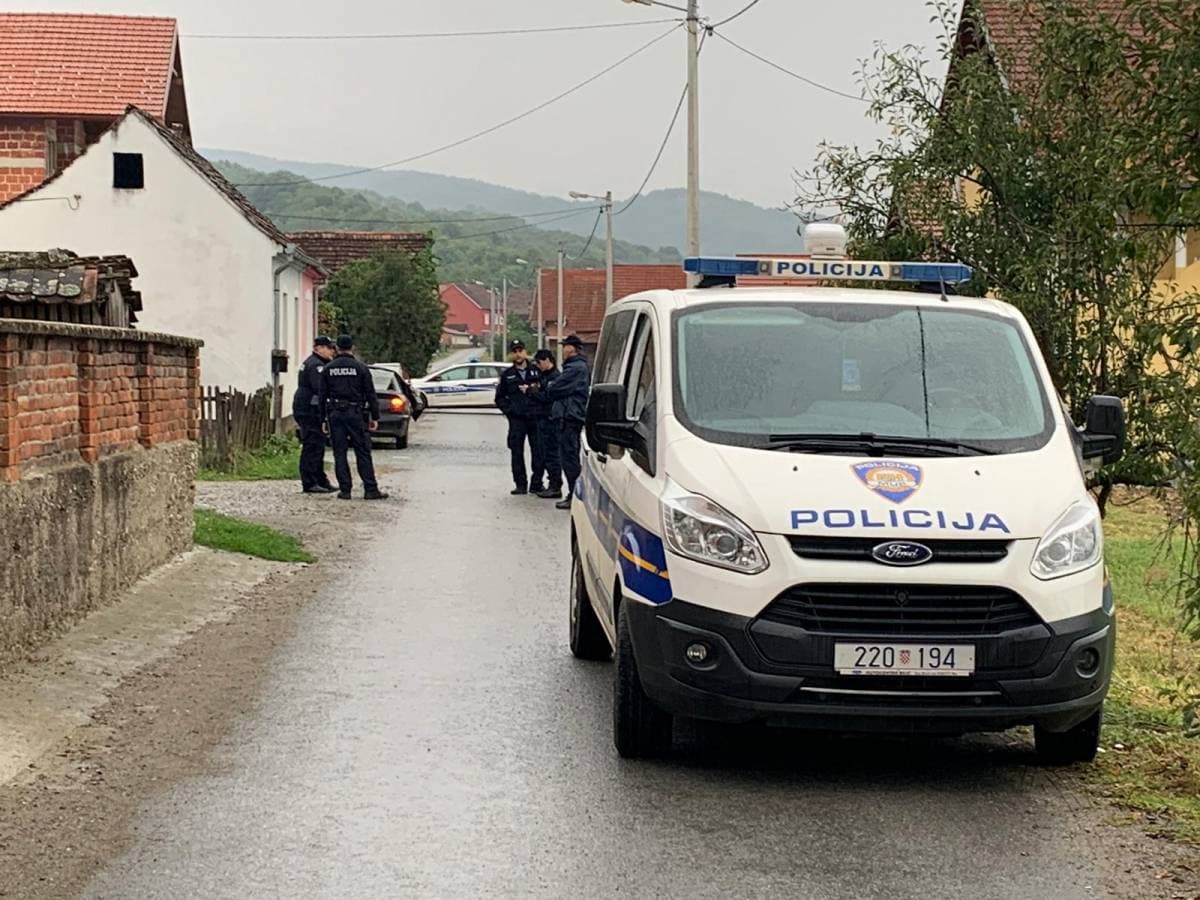Otvorena je izložba slika „Propusnica za vječnost“ autorice Saše Mesić