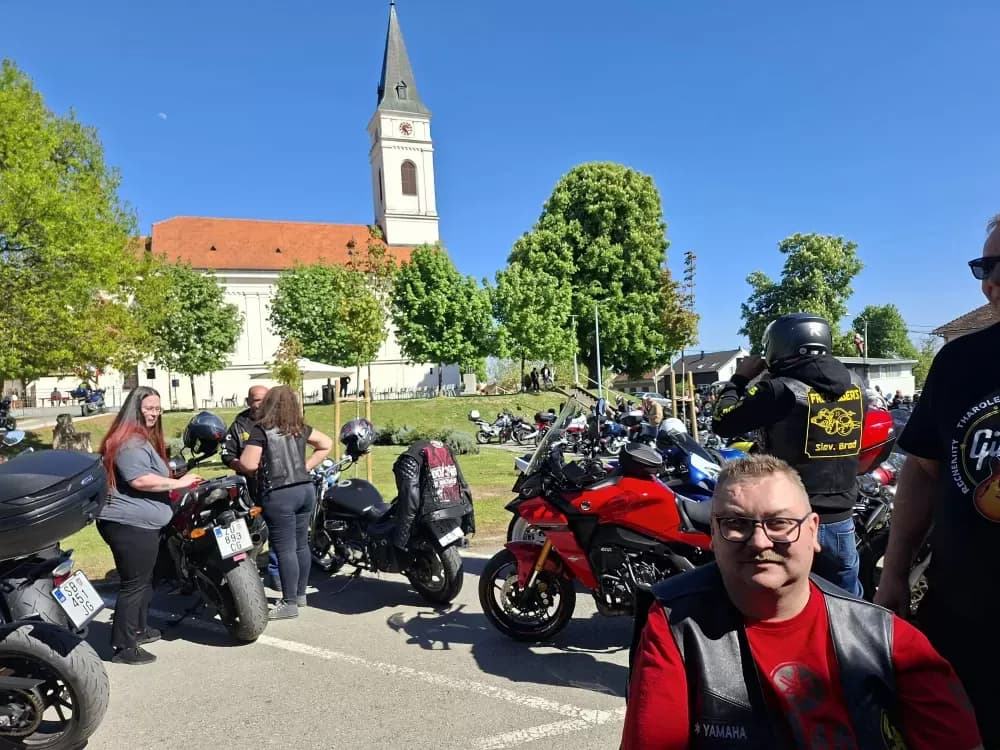 Blagoslov motociklista u Podvinju i molitva za postojanu sigurnost na svakom putu