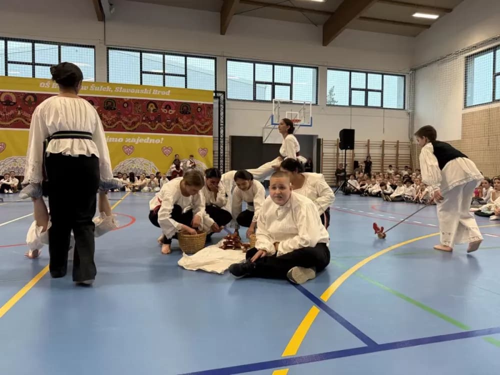 Osnovna škola „Bogoslav Šulekʼ uz pjesmu i ples obilježila 69 godina postojanja