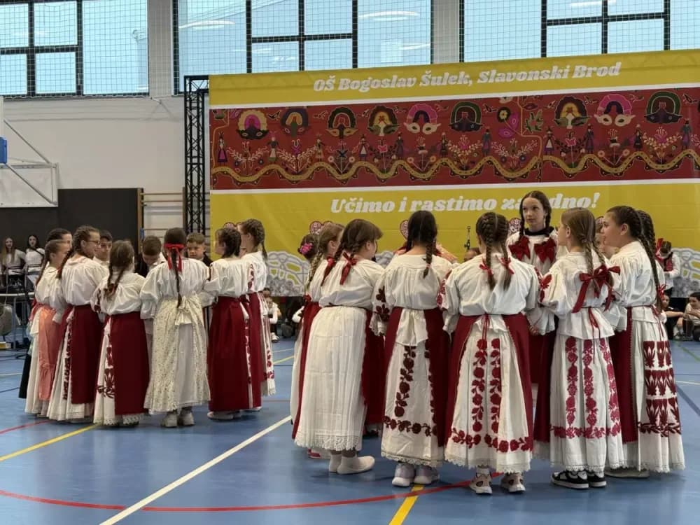Osnovna škola „Bogoslav Šulekʼ uz pjesmu i ples obilježila 69 godina postojanja