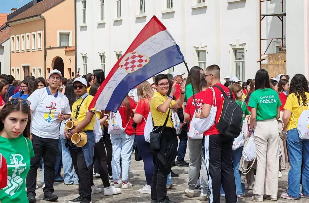 Veličanstveni prizori iz srca Zlatne doline: Više od 15 tisuća mladih slavilo Boga na Trgu u Požegi