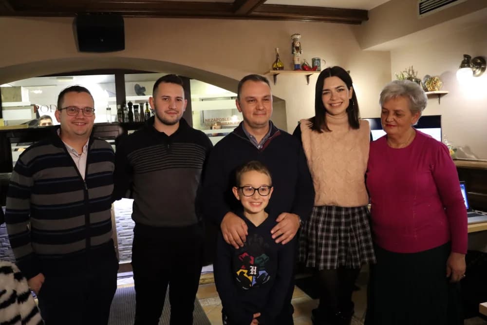 Tamburaški sastav „Ambar“ predstavio videospot za Pjesmu Slavonskom Brodu