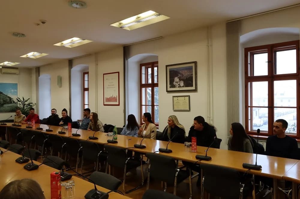 Potpisano 20 ugovora o stipendijama za učenike deficitarnih zanimanja