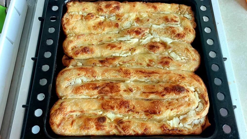 Kao osvta za burek sa sirom, Bosanci počeli peći štrukle s mesom