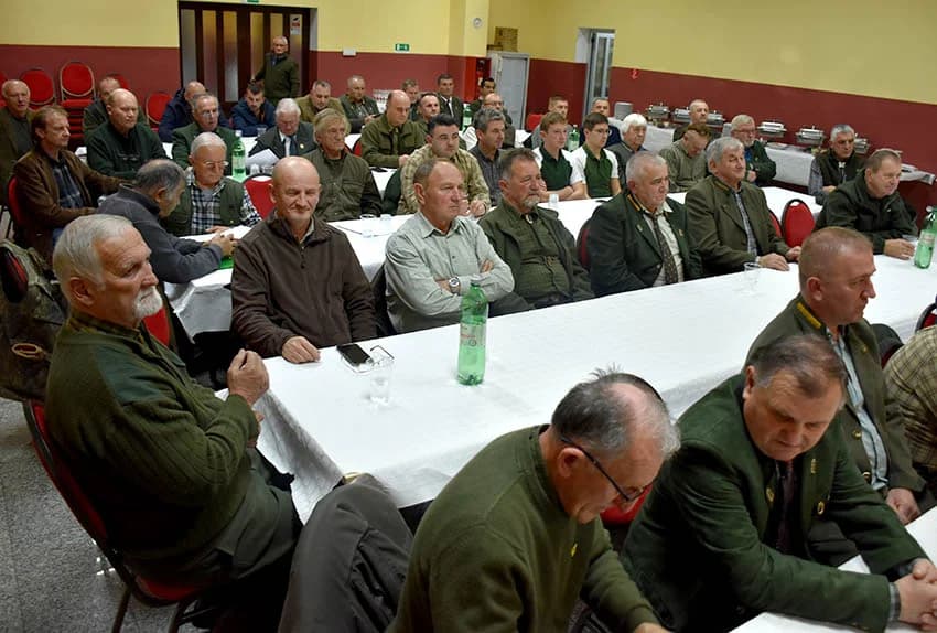 Lovci dali novčanu potporu područnim školama u općini  Nova Kapela