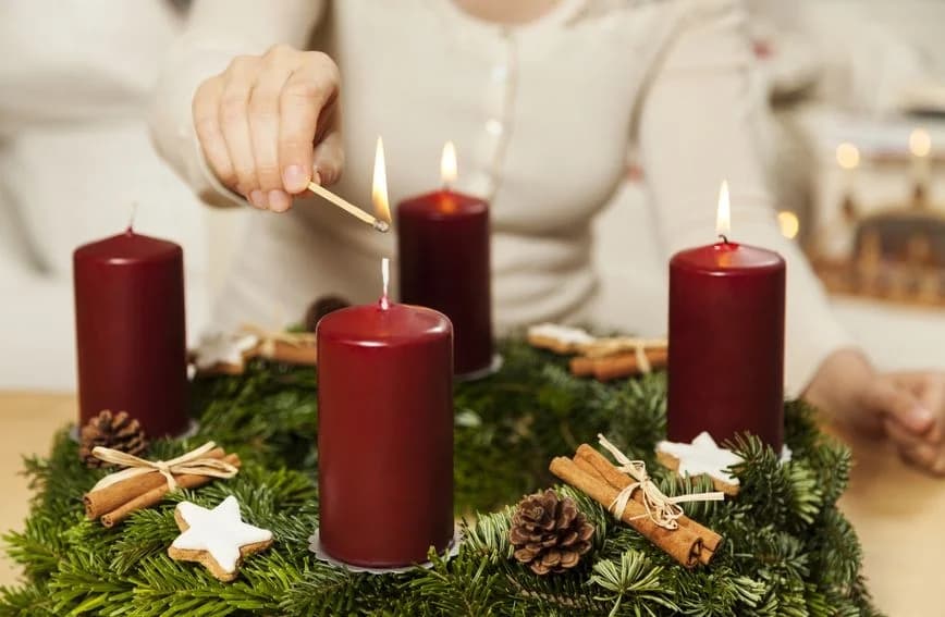 Posebna nedjelja: Koju simboliku skriva treća adventska svijeća?