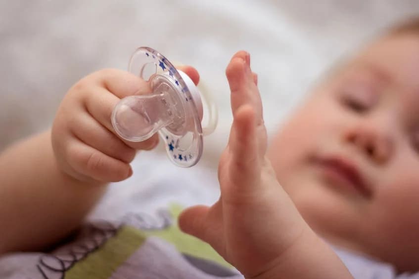 Državni inspektorat upozorava na tri dječje dude: Imaju kemikalije koje utječu na hormonski sustav!