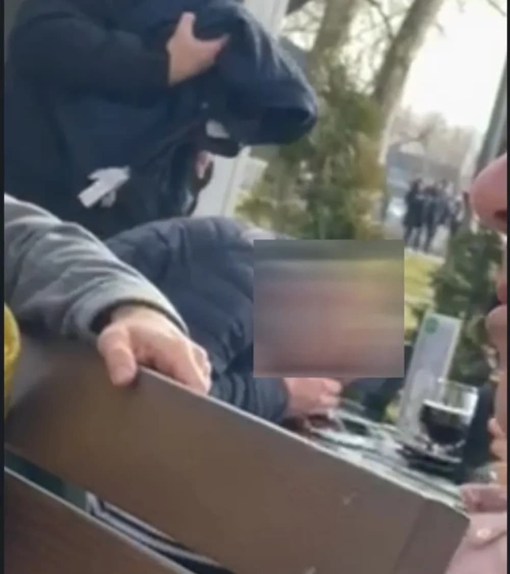 Šmrkao drogu na terasi kafića u Sl. Brodu: Pogledajte uznemirujuću snimku