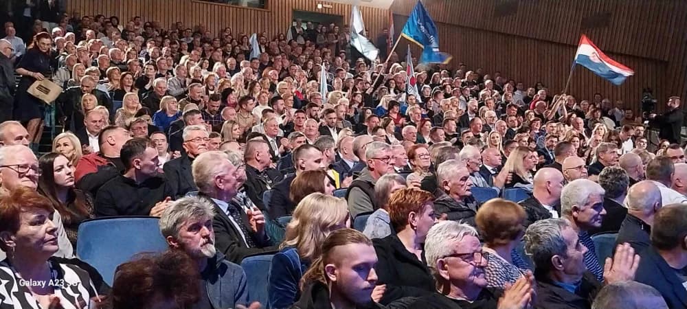 Plenković svojim dolaskom u Sl. Brod počastio HDZ