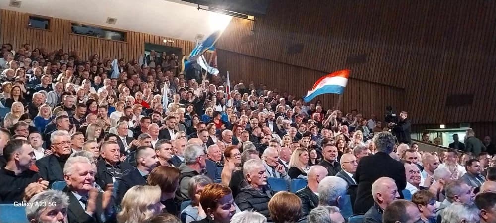 Plenković svojim dolaskom u Sl. Brod počastio HDZ