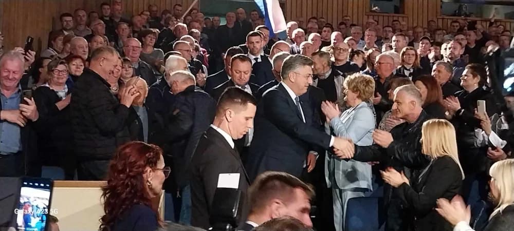 Plenković svojim dolaskom u Sl. Brod počastio HDZ