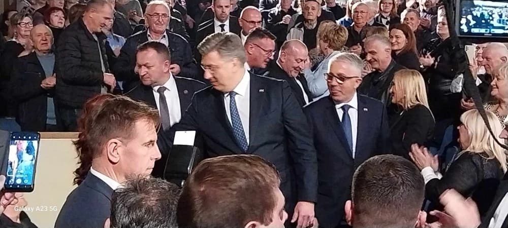 Plenković svojim dolaskom u Sl. Brod počastio HDZ