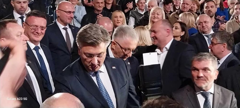 Plenković svojim dolaskom u Sl. Brod počastio HDZ